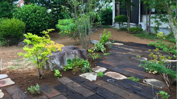 しっとりとした緑に溶け込む、癒しのガーデンテラス　下妻市O様邸