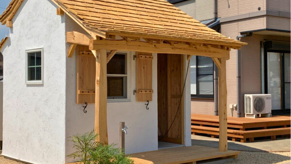 物語を感じる可愛い漆喰の物置小屋　下妻市Y様邸
