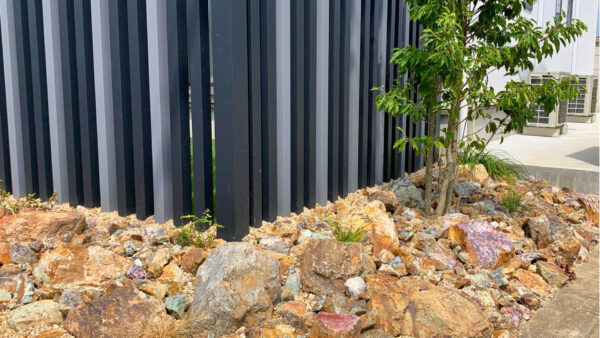 建物を引き立てる、洗練されたロックガーデン　下妻市Y様邸