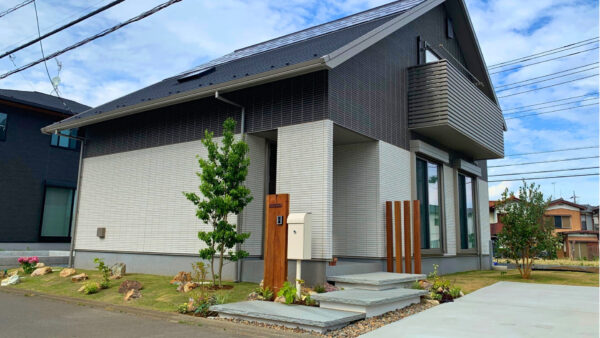 新築の美しさを引き立てる、開放感あふれるナチュラルガーデン　つくばみらい市O様邸